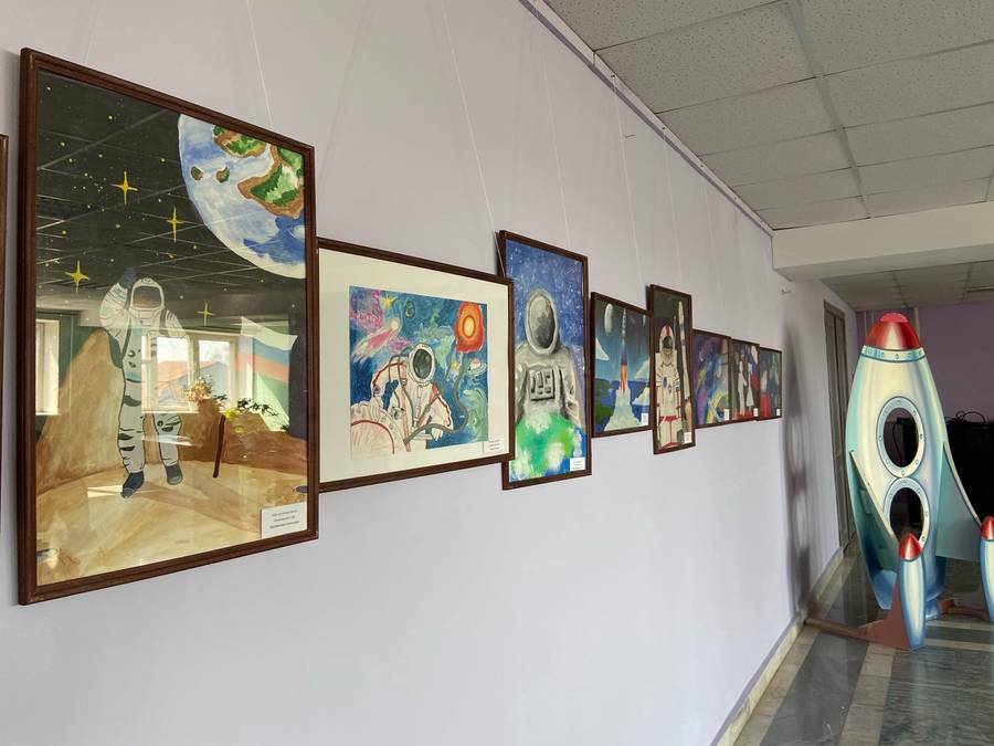 В Михайловском Районном Доме культуры прошла выставка рисунков