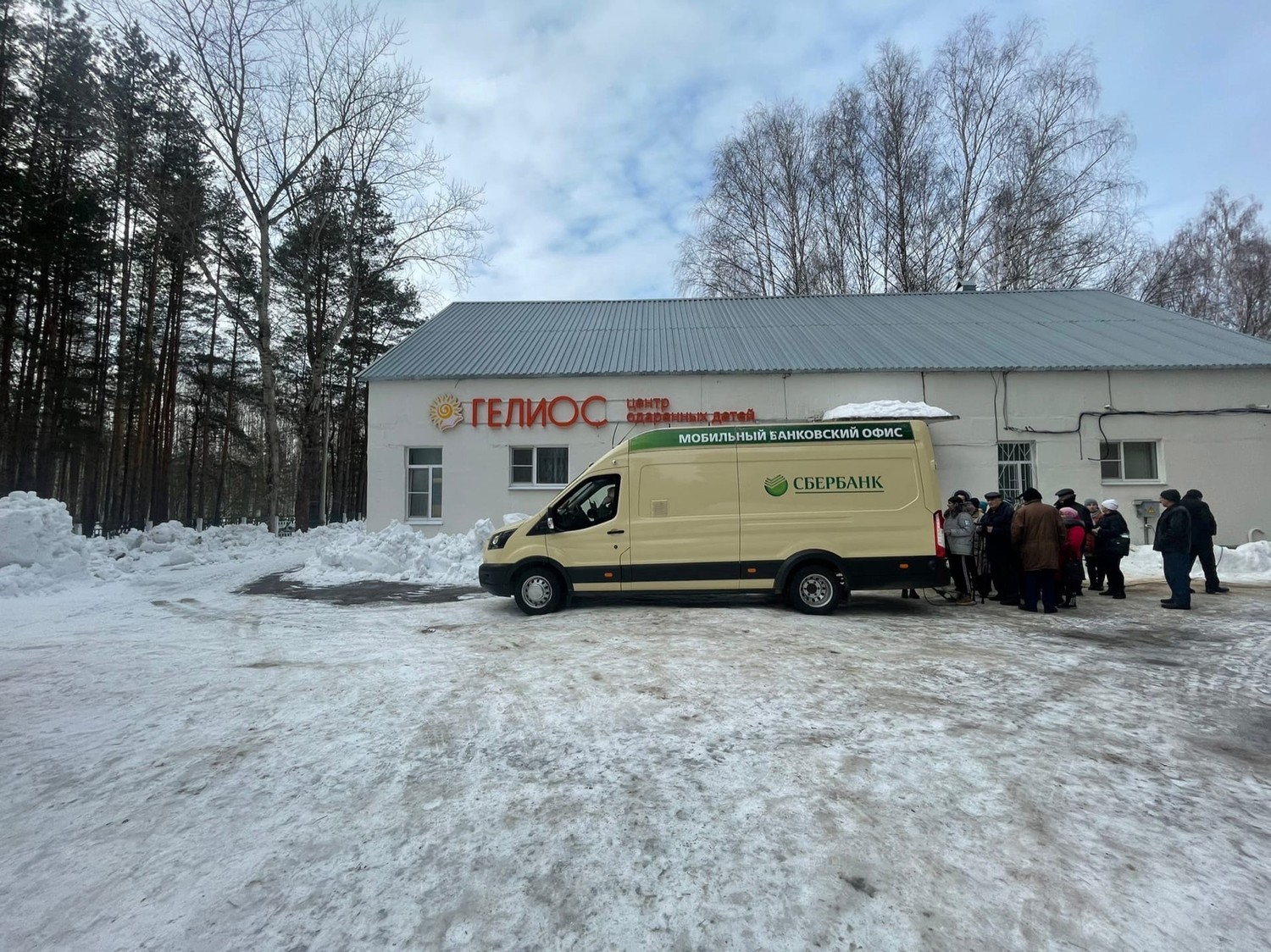 Жители Михайловского района активно принимают участие в сборе гуманитарной помощи