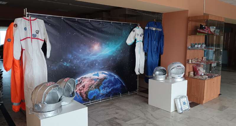 Фотозона ко Дню Космонавтики уже открыта на 1 этаже Центрального Дома культуры!