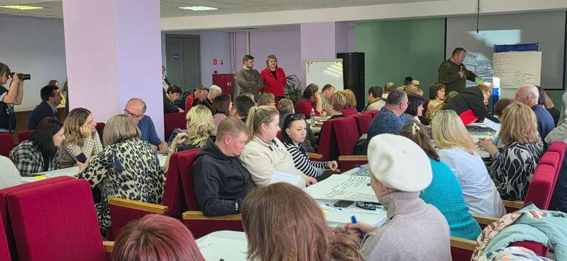 КАКИМ БЫТЬ МИХАЙЛОВУ? КАКИМ БЫТЬ МИХАЙЛОВУ?