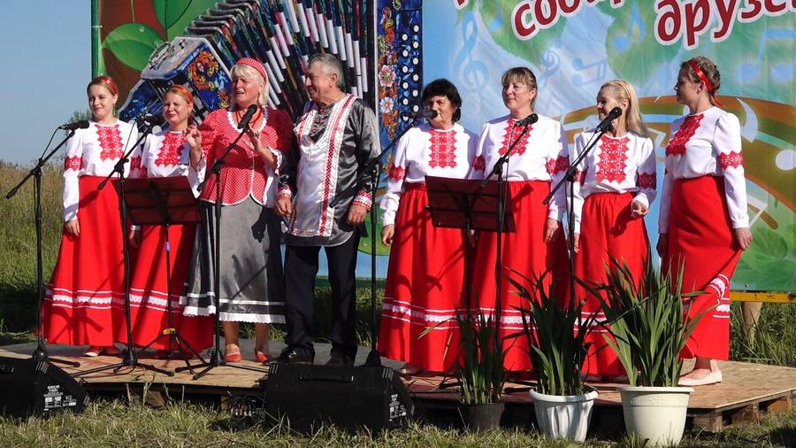 В Жмуровском сельском поселение гармонь собрала друзей со всех волостей