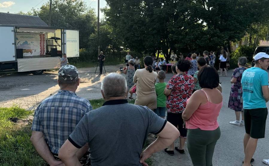 МОРЕ ЦВЕТОВ И ПОЗИТИВНЫХ ЭМОЦИЙ